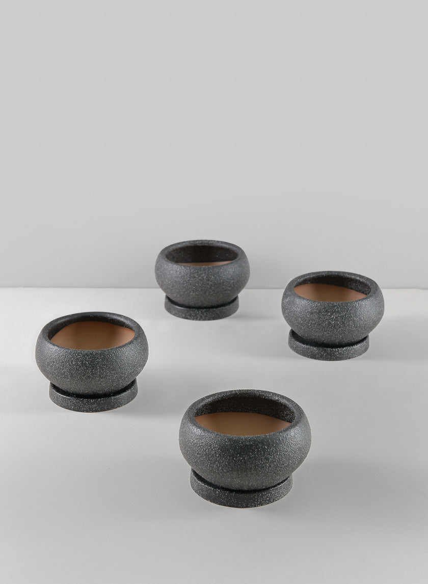 4.5in Wide Vasteras Sand Black Low Pot with Saucer, Set of 4 Decor Jamali Garden