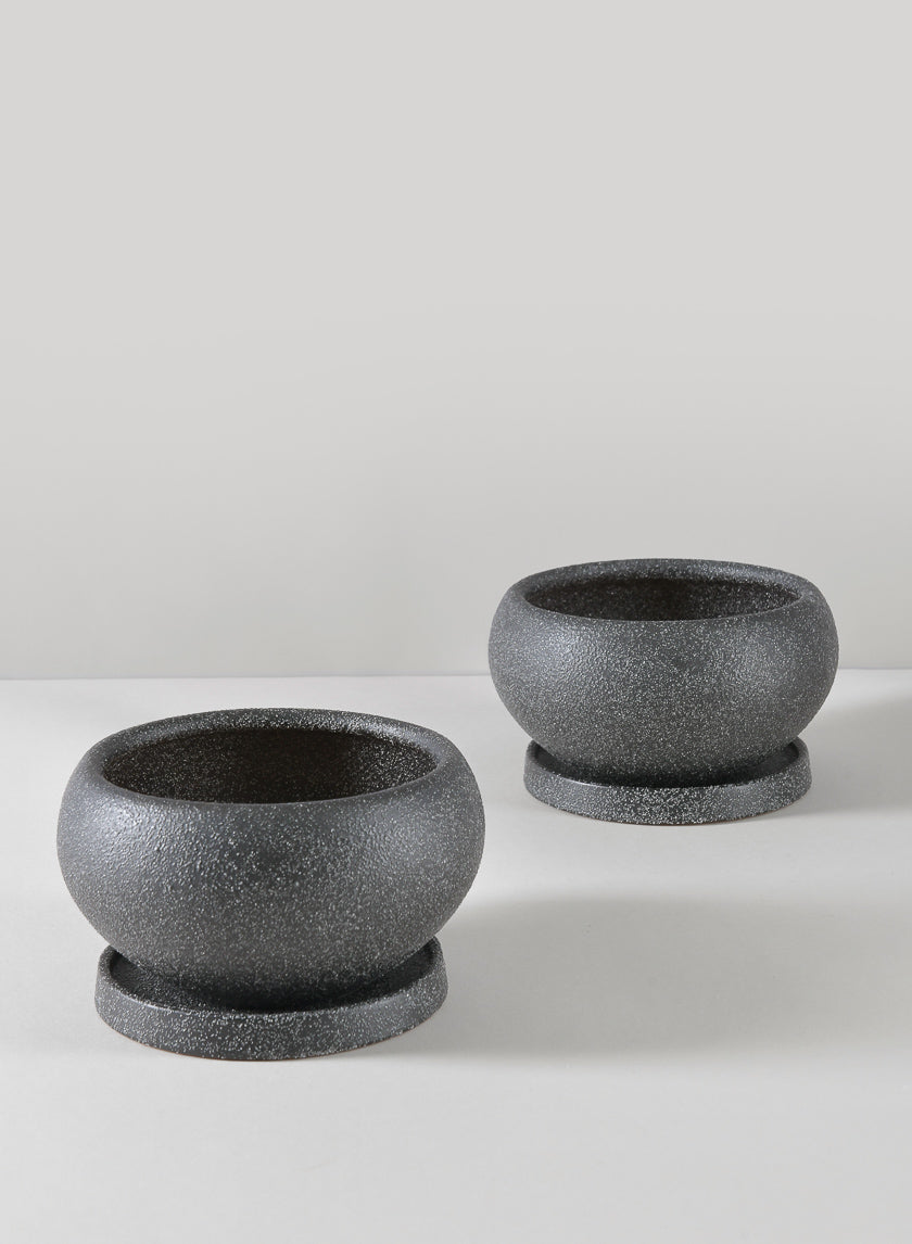 6in Wide Vasteras Sand Black Low Ceramic Pot with Saucer, Set of 2 Decor Jamali Garden