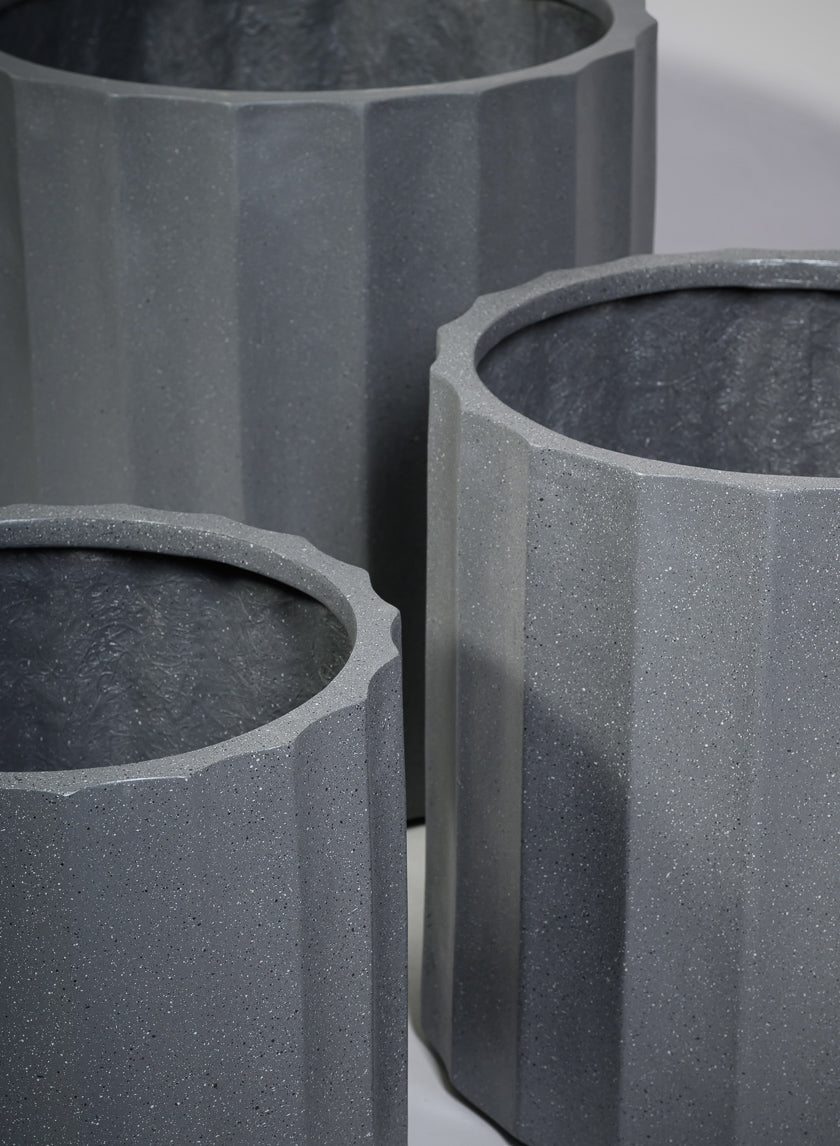 Oreon All Weather Light Weight Speckle Black Polyresin Cylinder Planters Decor Jamali Garden