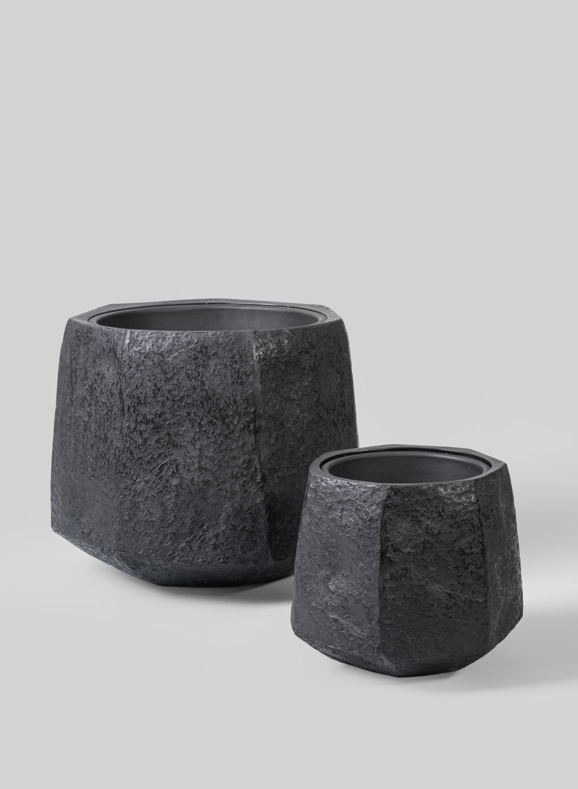 Kesari Aged Black Planter Decor Jamali Garden