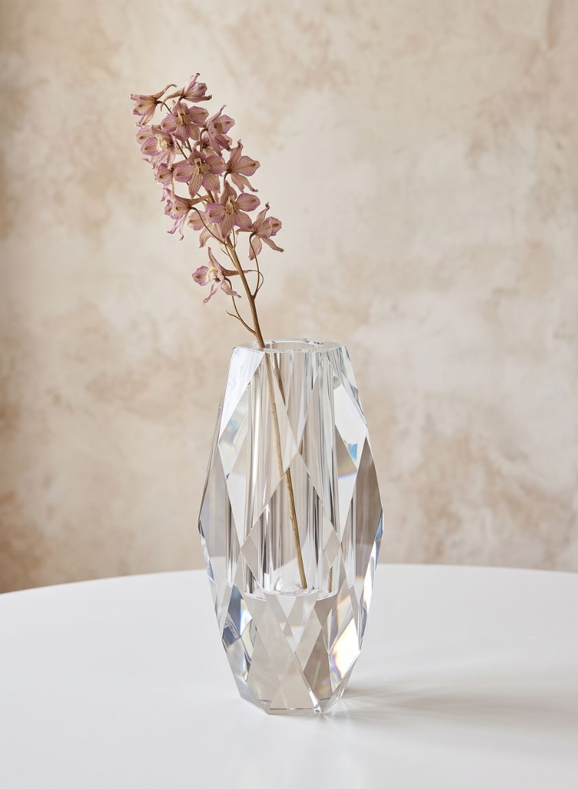 9.5in Tall Diamond Cut Crystal Glass Vase Decor Jamali Garden