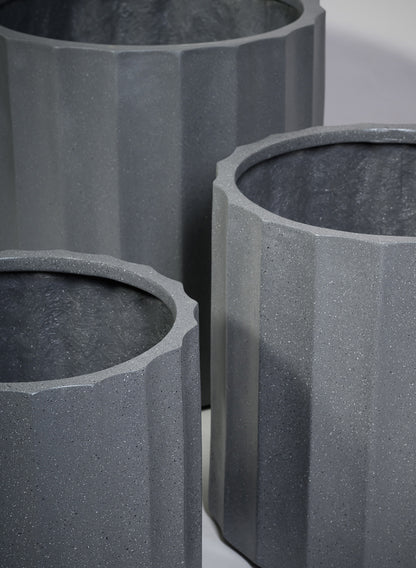 Oreon All Weather Light Weight Speckle Black Polyresin Cylinder Planters Decor Jamali Garden