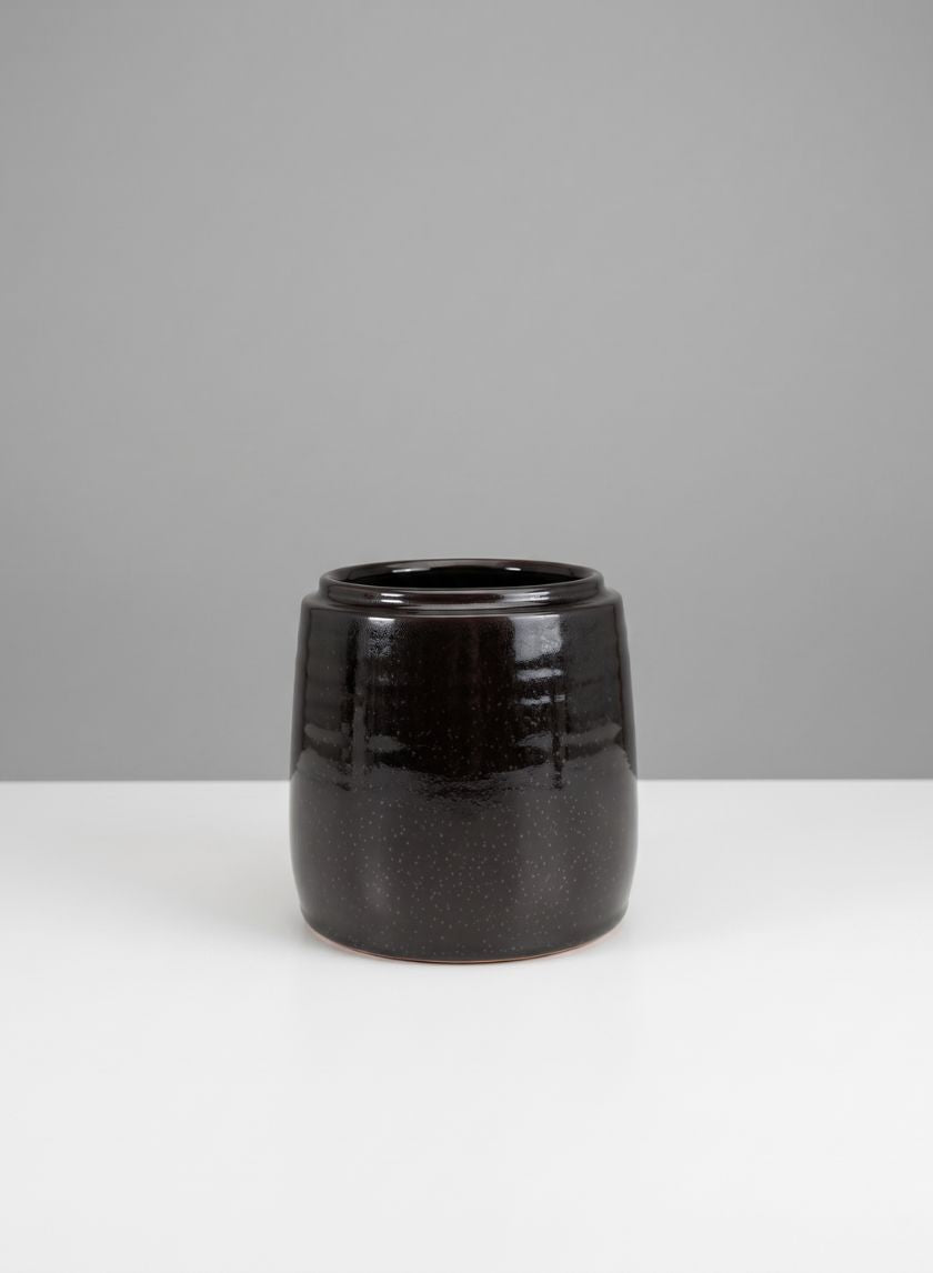 5.5in Tall Toulouse Black Cachepot