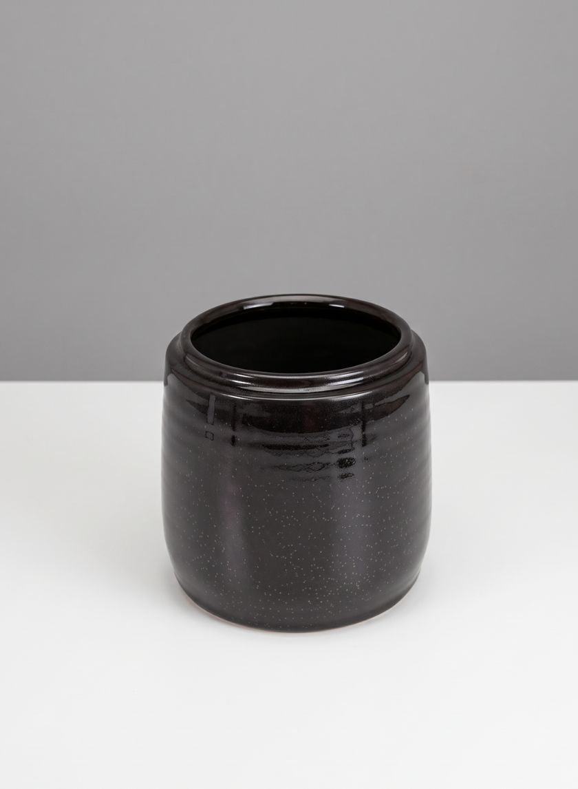 5.5in Tall Toulouse Black Cachepot
