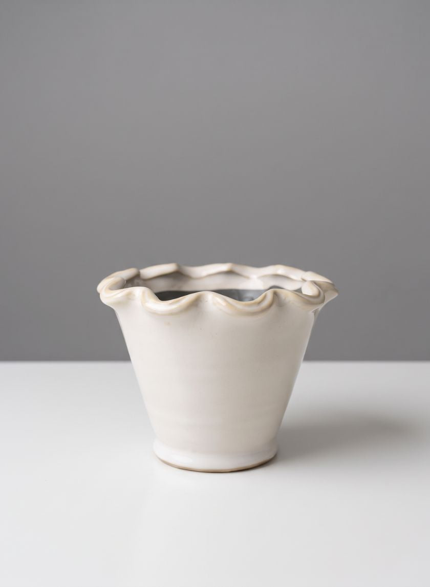 4in Tall Avignon White Cachepot