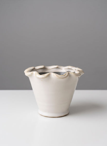 4in Tall Avignon White Cachepot