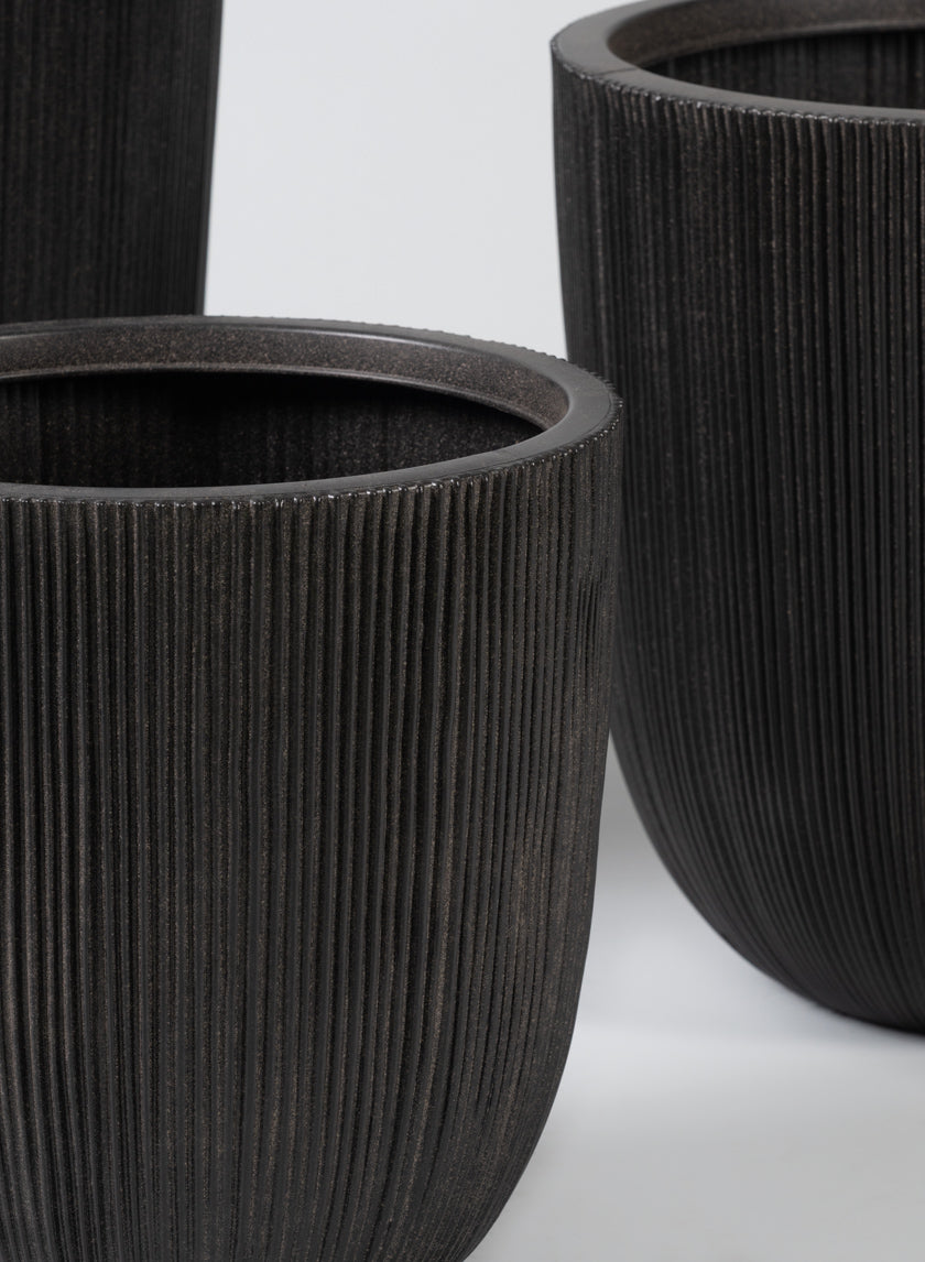 Sierra Aged Black Real Look PVC Planter Decor Jamali Garden