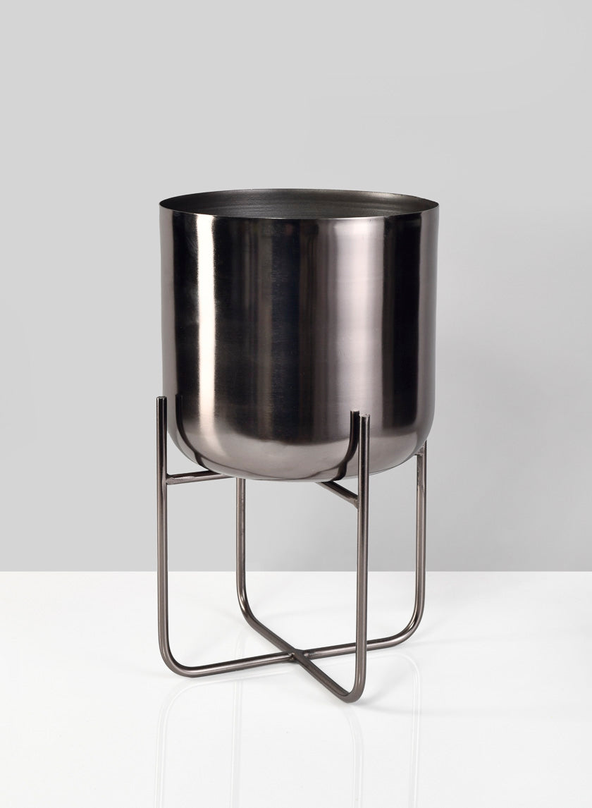 metal pot planter set Black Nickel Soho Planters With Stand – Jamali Garden